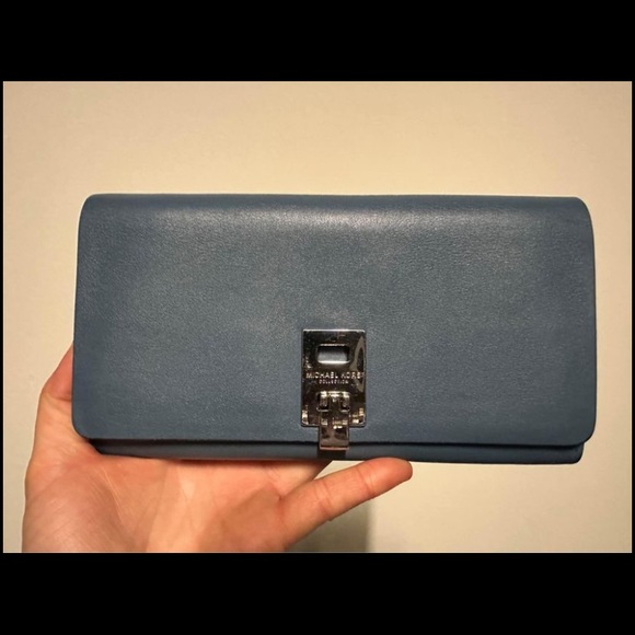 MK collection wallet - Picture 2 of 5